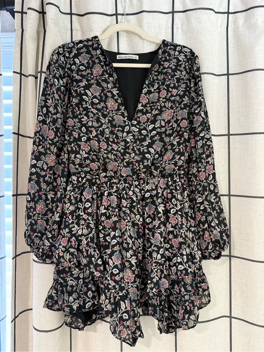 Abercrombie & Fitch Black Floral V-Neck Tiered Mini Dress